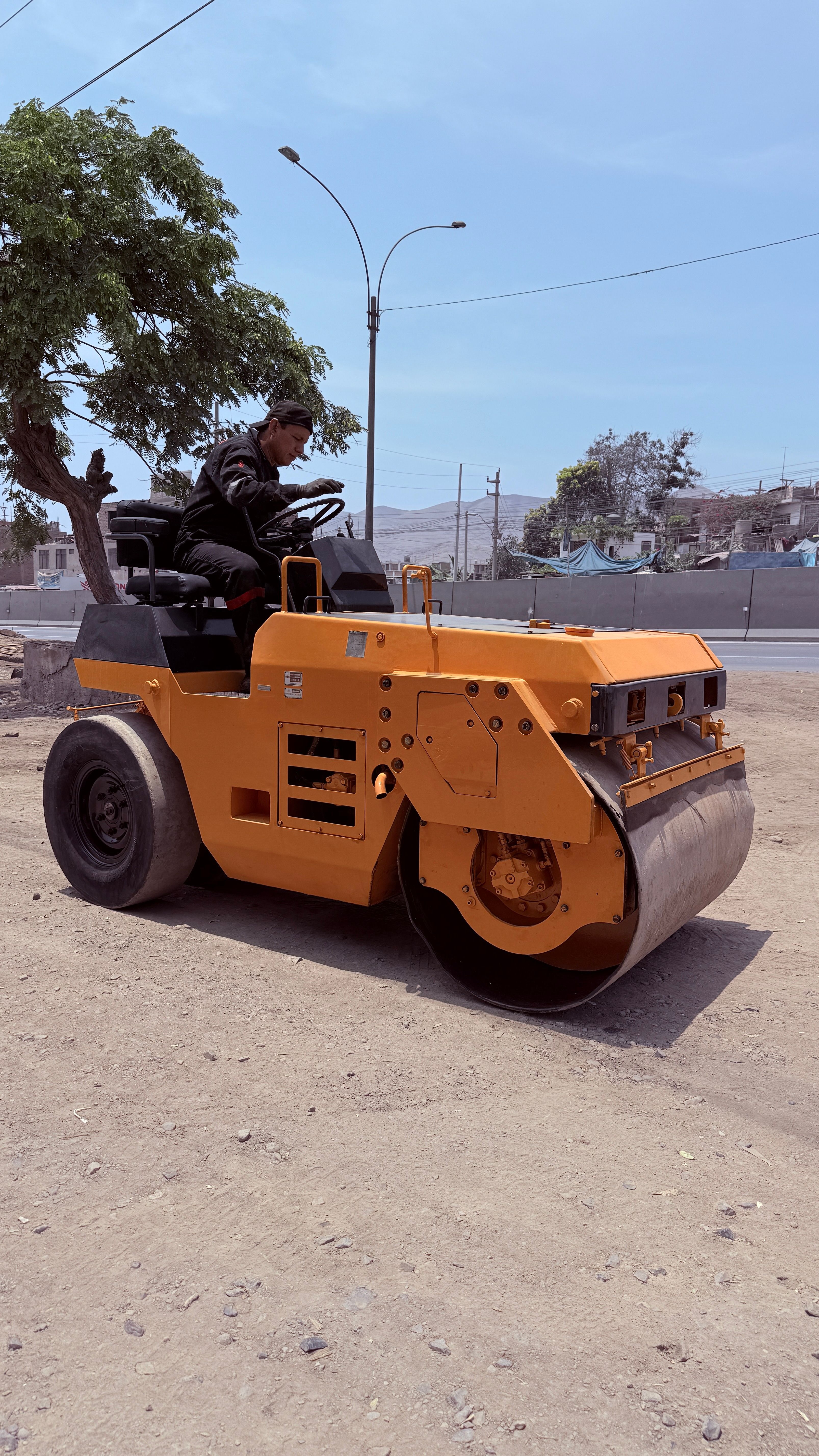 Aplanadora Compactadora Mixta Komatsu JV25CR-5 - Miniatura 3