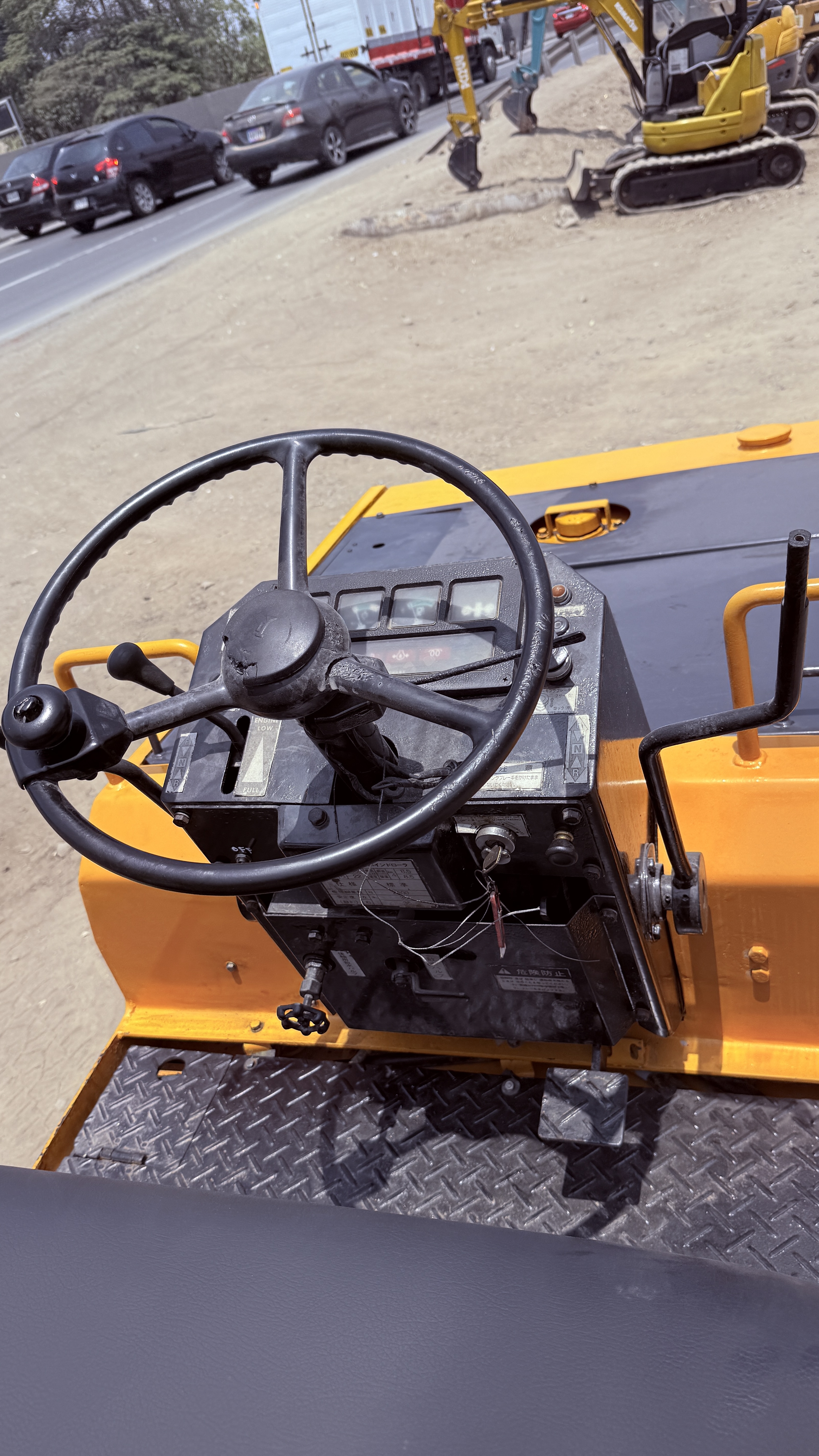 Aplanadora Compactadora Mixta Komatsu JV25CR-5 - Miniatura 4