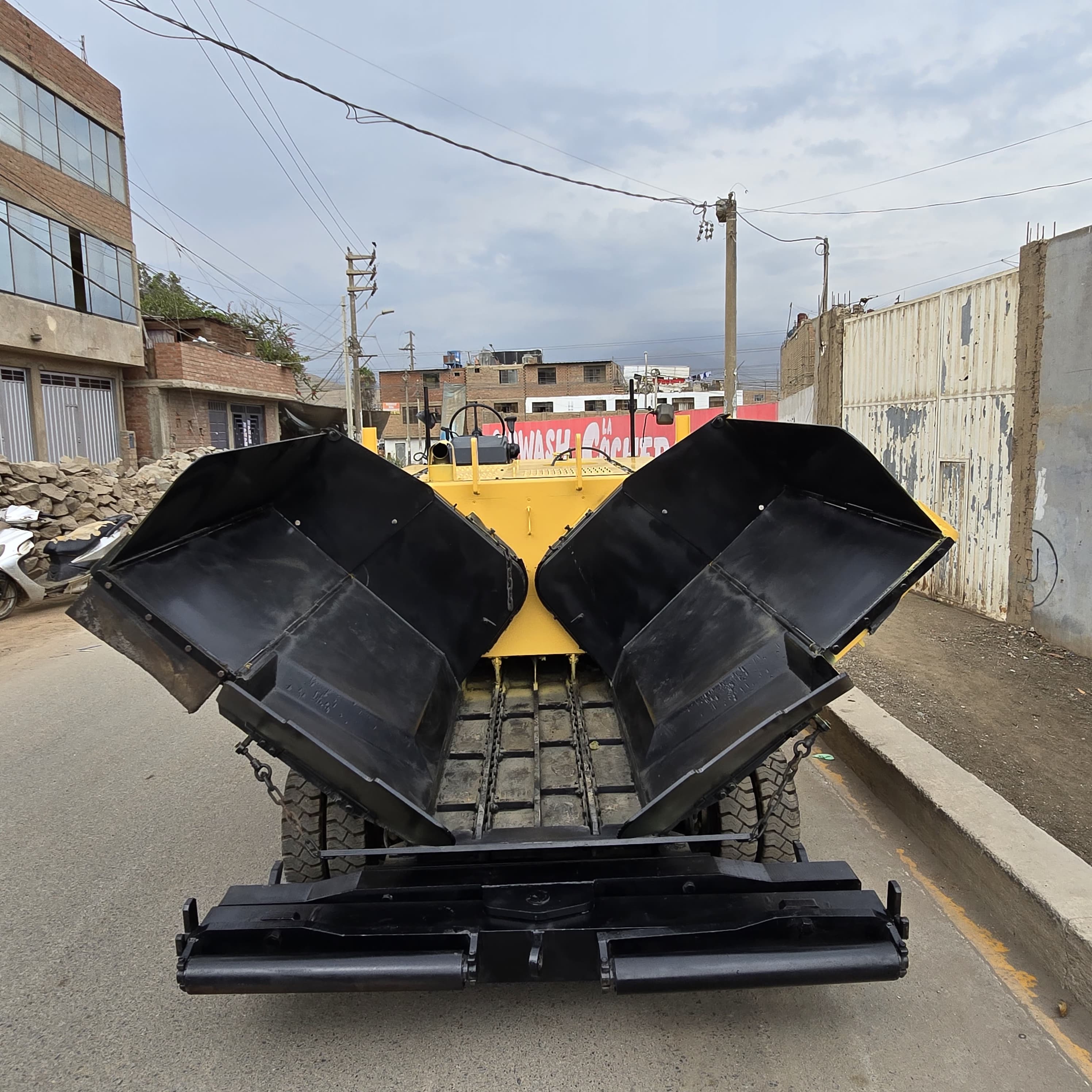 Esparcidora de Asfalto HANTA F2045W - Miniatura 3