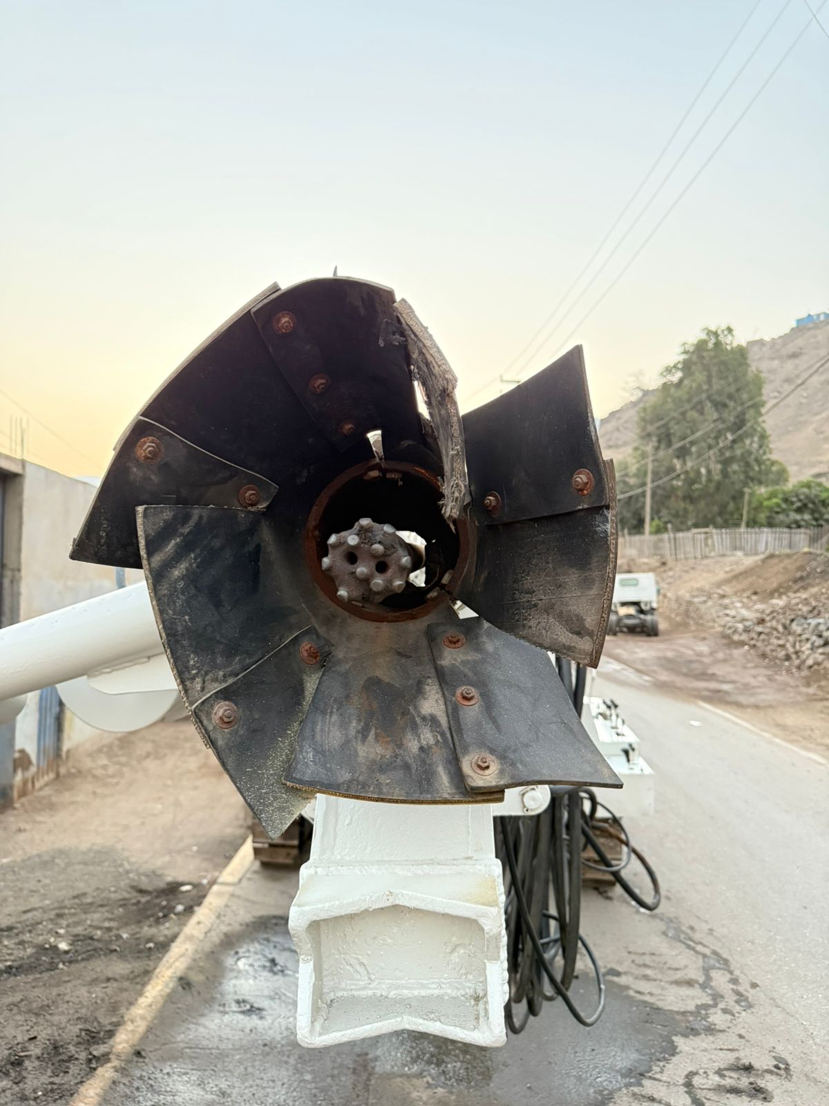 Perforadora Hidráulica para Testigo CDH-700 sobre Orugas - Miniatura 3
