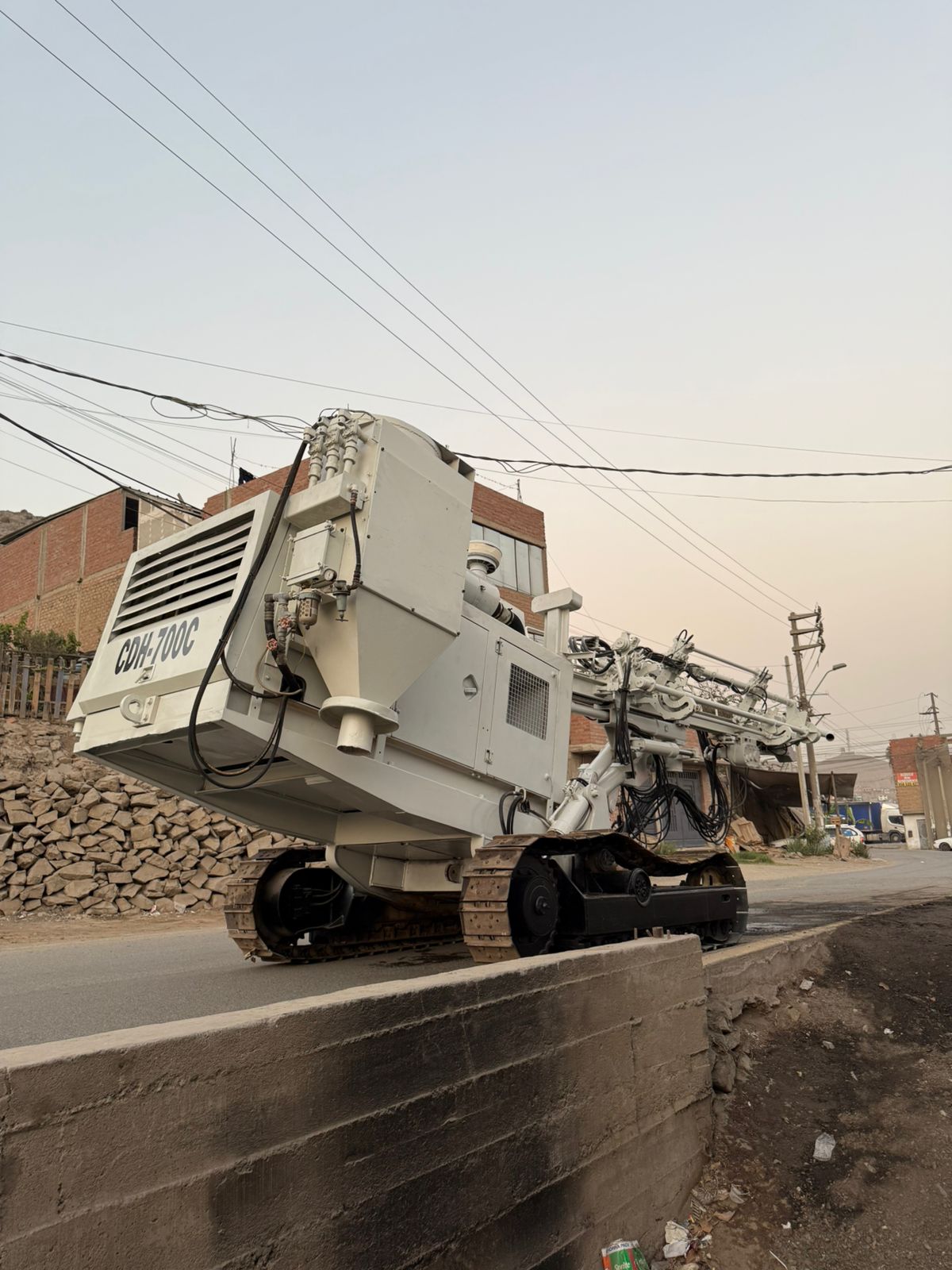 Perforadora Hidráulica para Testigo CDH-700 sobre Orugas - Miniatura 4