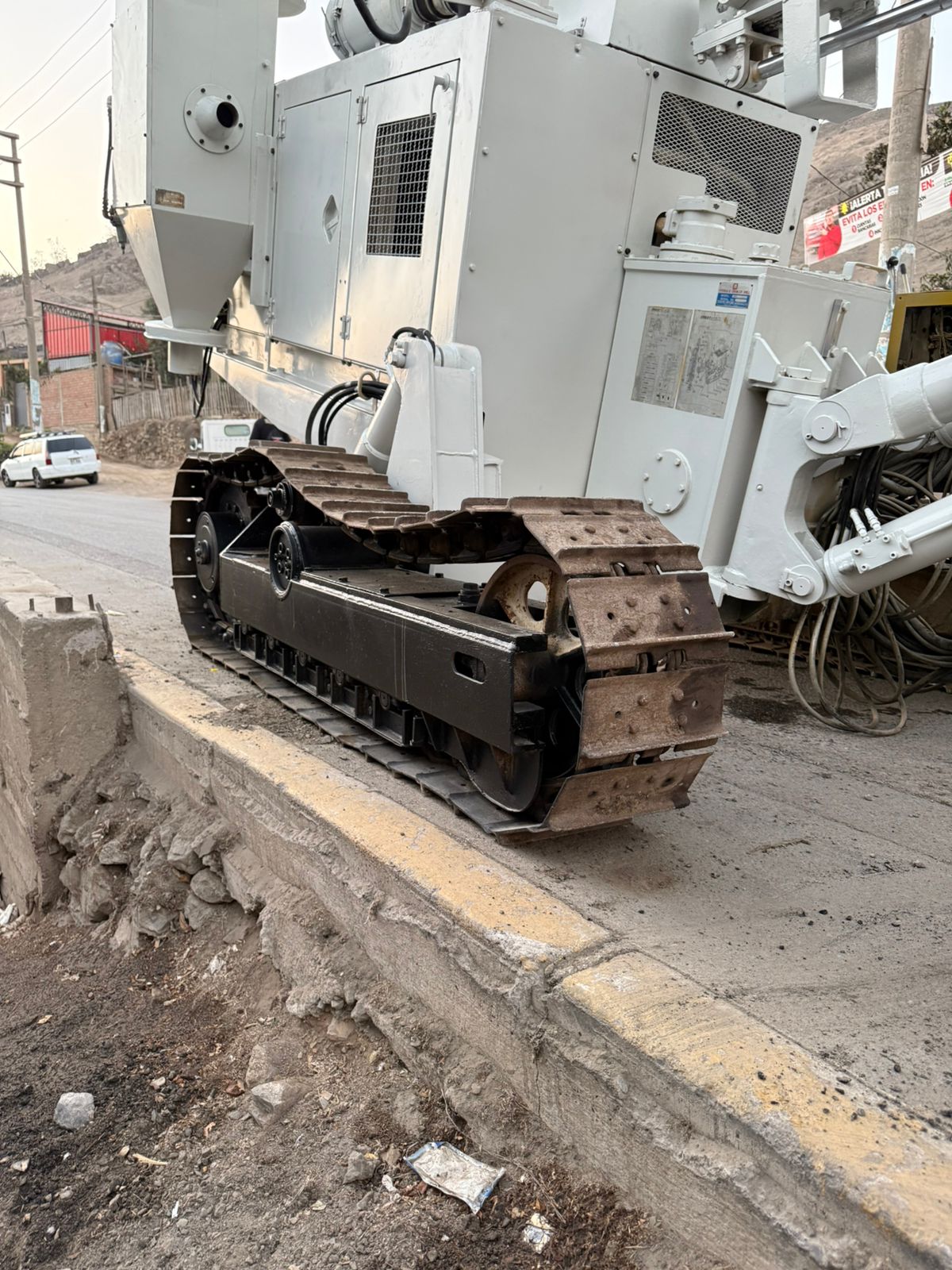 Perforadora Hidráulica para Testigo CDH-700 sobre Orugas - Miniatura 6